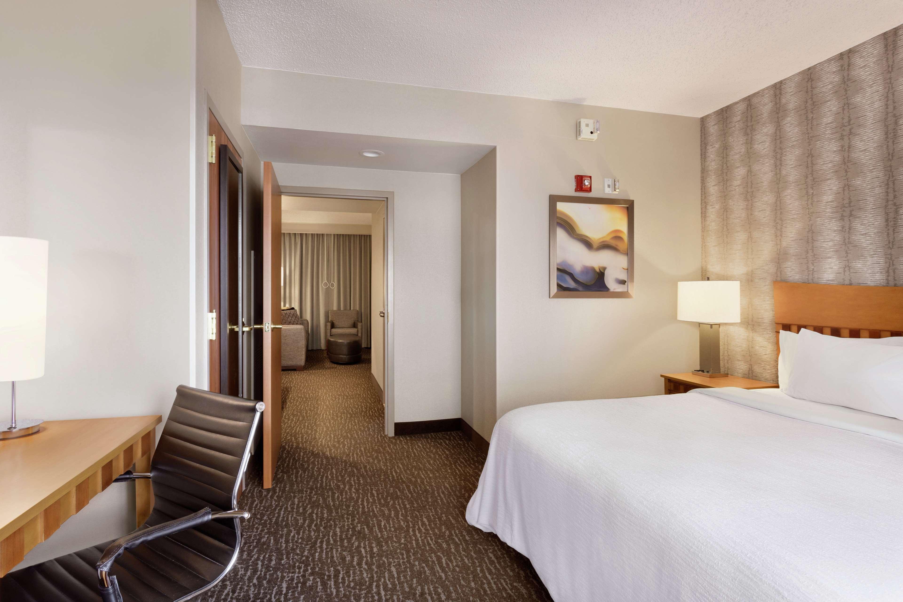 Embassy Suites Northwest Arkansas - Hotel, Spa & Convention Center Rogers Bagian luar foto