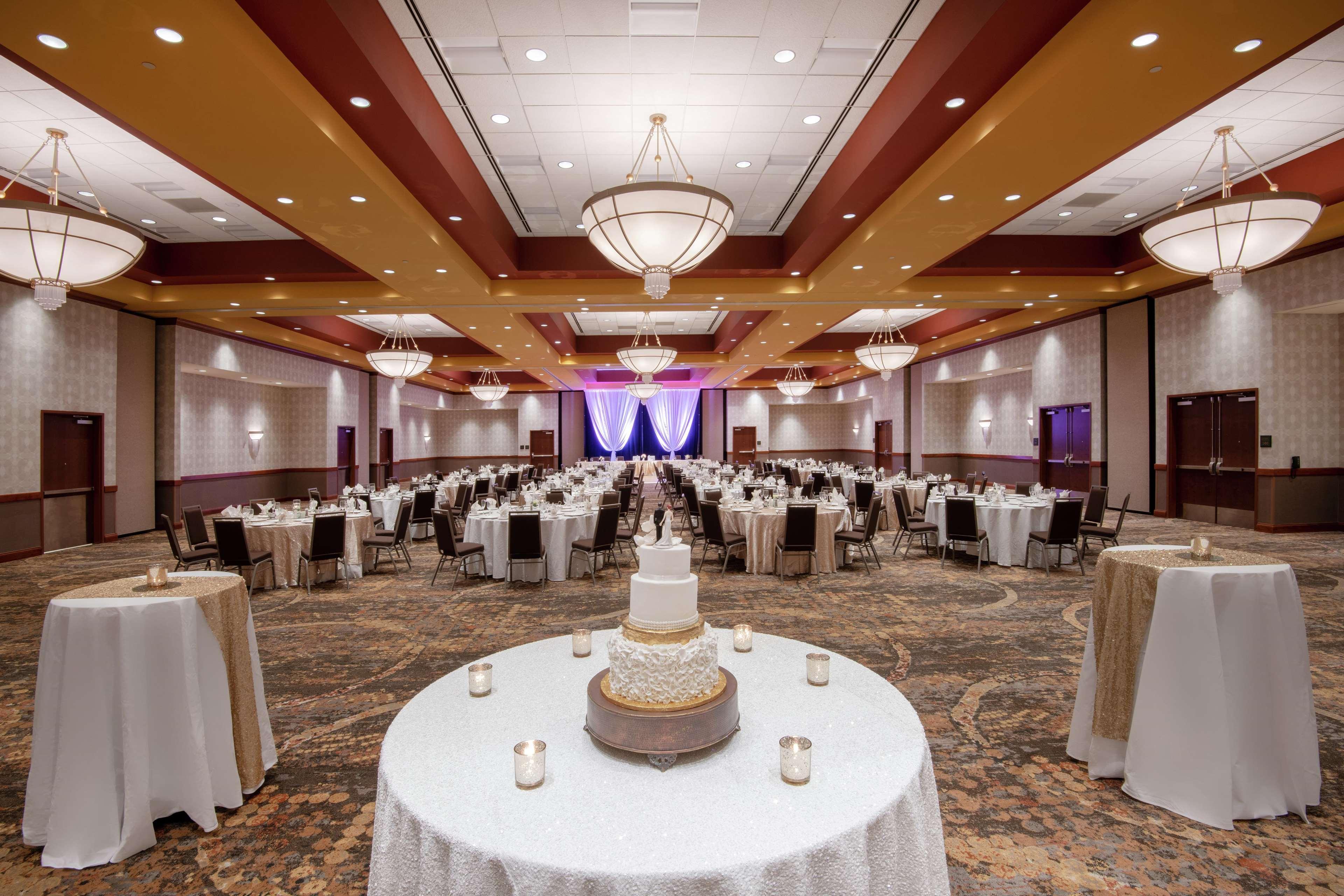 Embassy Suites Northwest Arkansas - Hotel, Spa & Convention Center Rogers Bagian luar foto