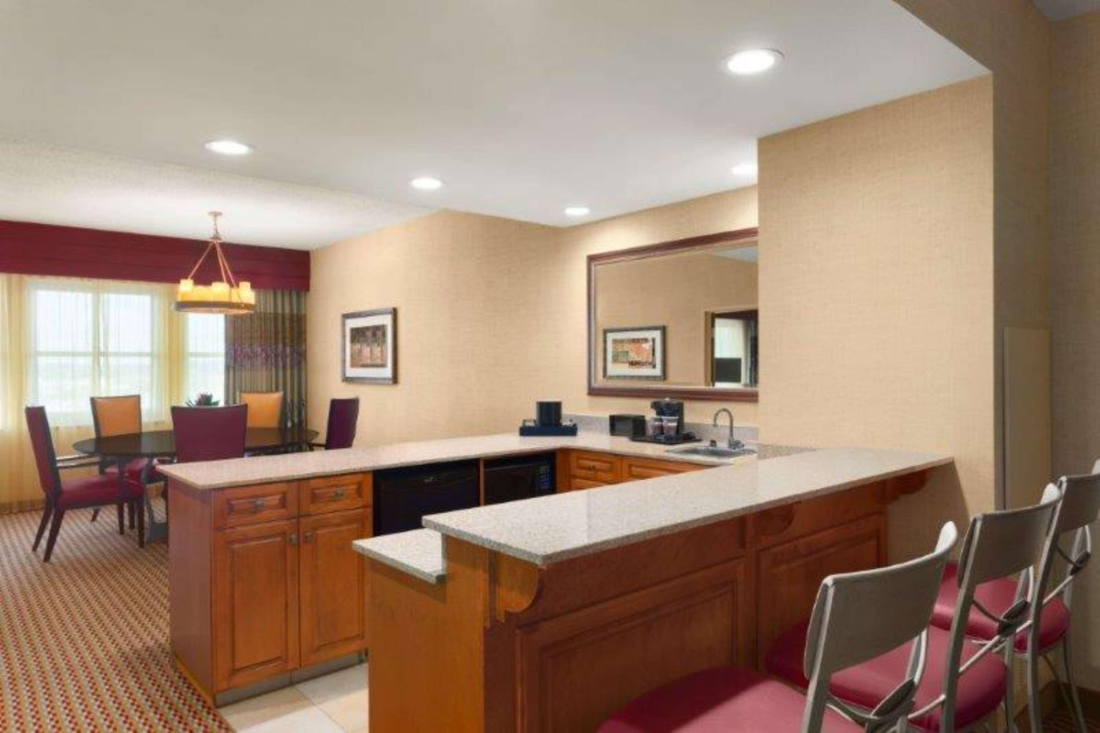 Embassy Suites Northwest Arkansas - Hotel, Spa & Convention Center Rogers Bagian luar foto