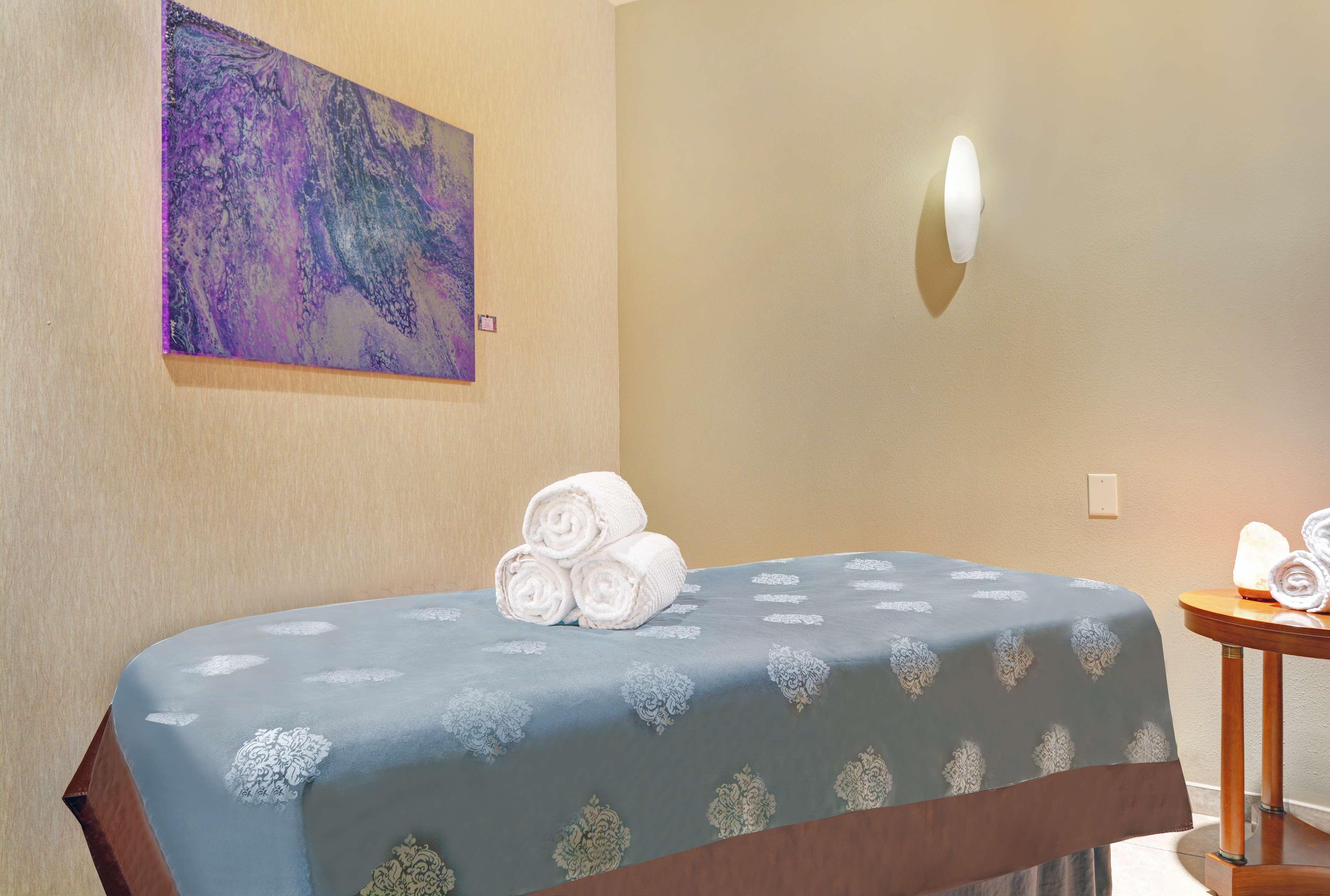 Embassy Suites Northwest Arkansas - Hotel, Spa & Convention Center Rogers Bagian luar foto