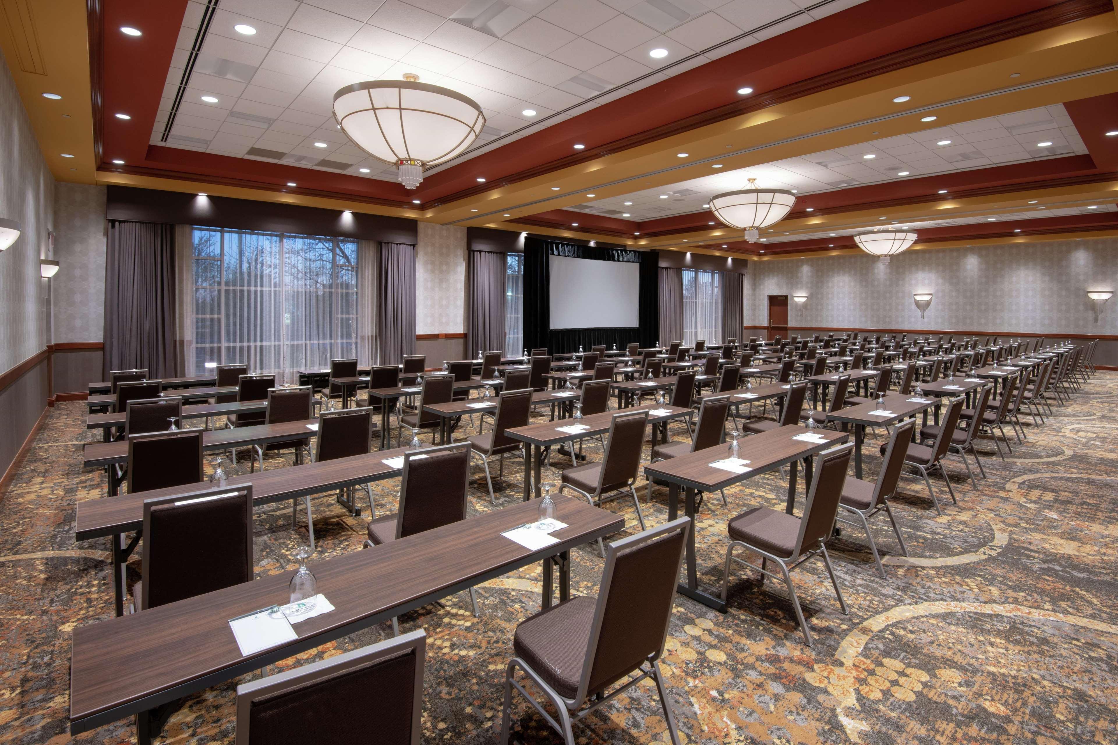 Embassy Suites Northwest Arkansas - Hotel, Spa & Convention Center Rogers Bagian luar foto