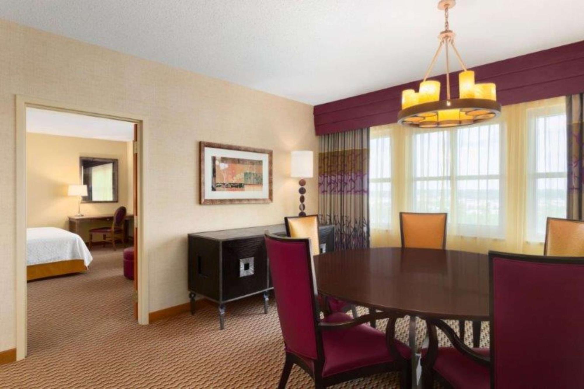 Embassy Suites Northwest Arkansas - Hotel, Spa & Convention Center Rogers Bagian luar foto