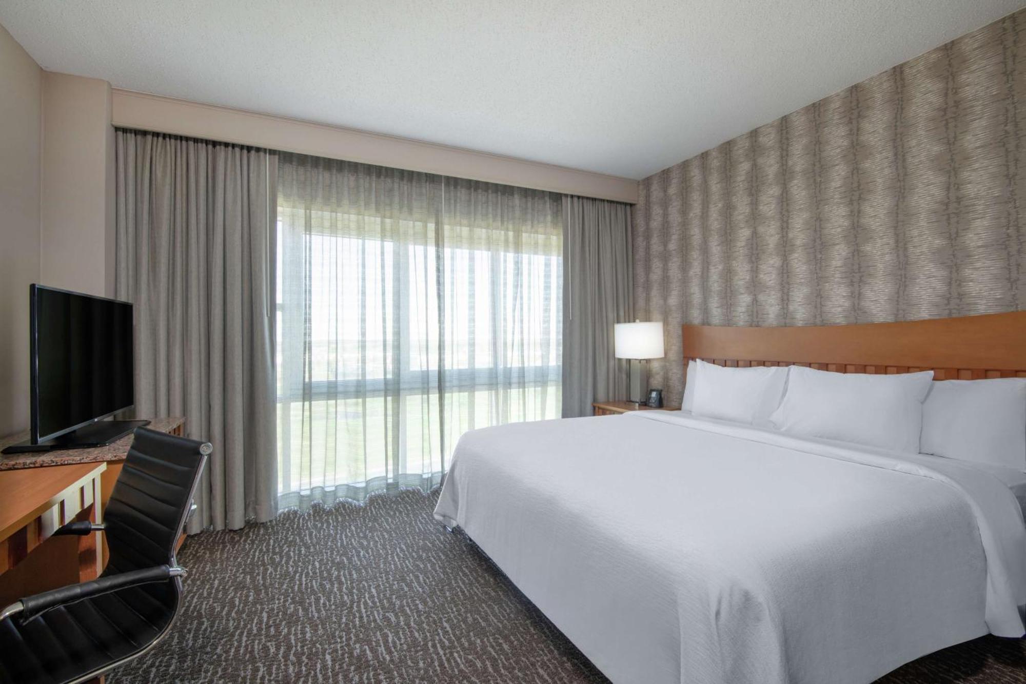 Embassy Suites Northwest Arkansas - Hotel, Spa & Convention Center Rogers Bagian luar foto