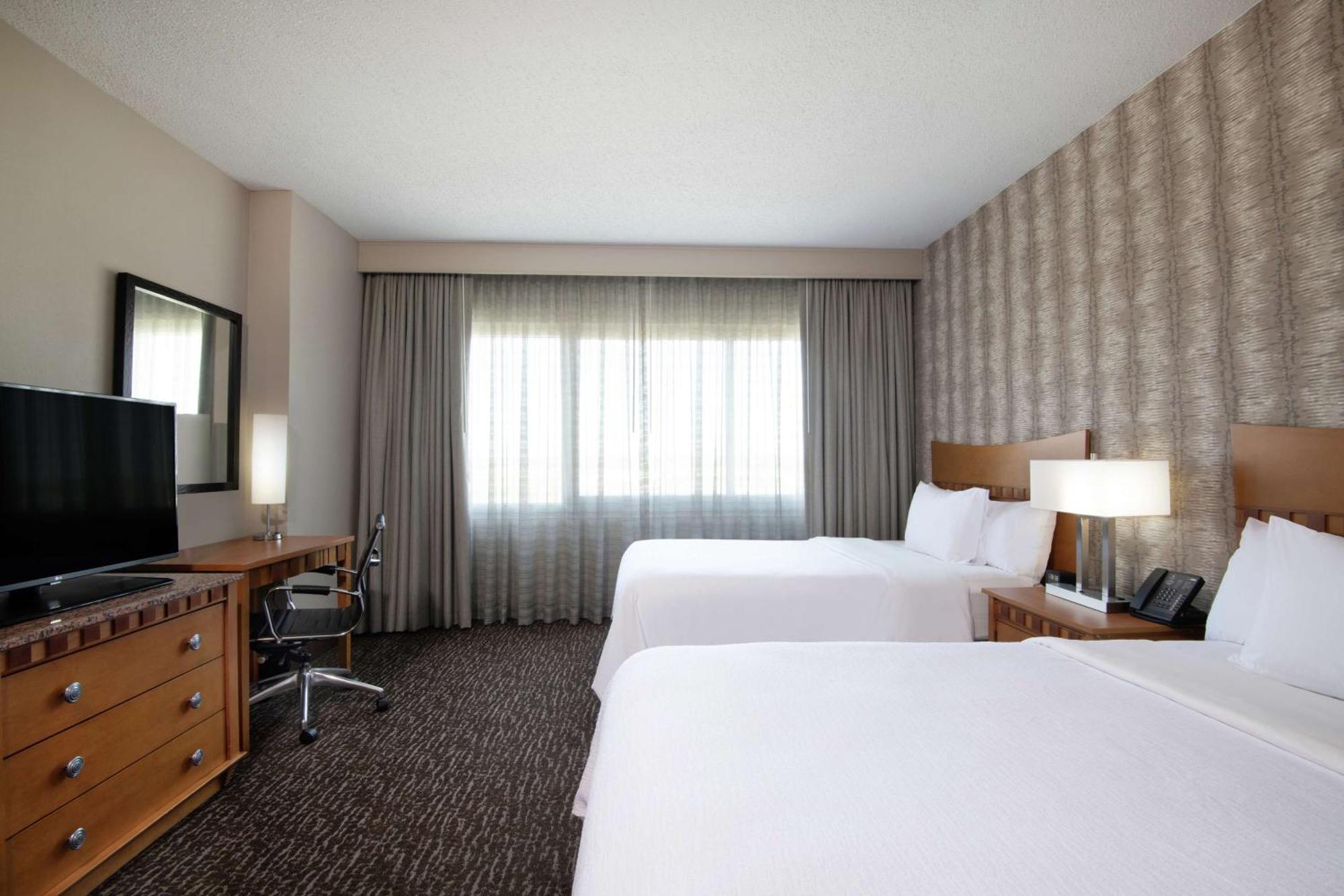 Embassy Suites Northwest Arkansas - Hotel, Spa & Convention Center Rogers Bagian luar foto
