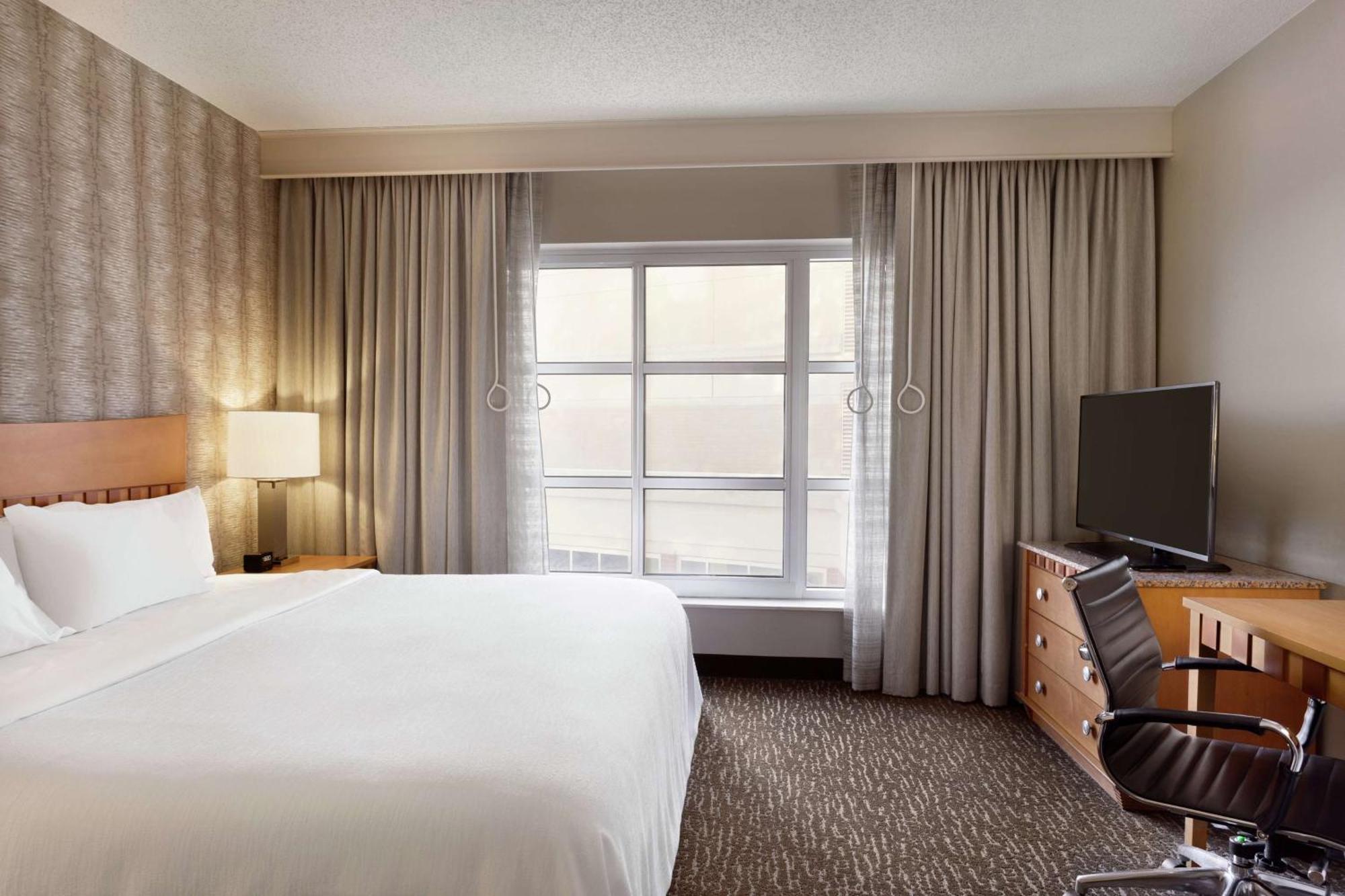 Embassy Suites Northwest Arkansas - Hotel, Spa & Convention Center Rogers Bagian luar foto